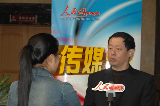 中国人民大学新闻学院常务副院长高纲接受人民网传媒频道记者采访